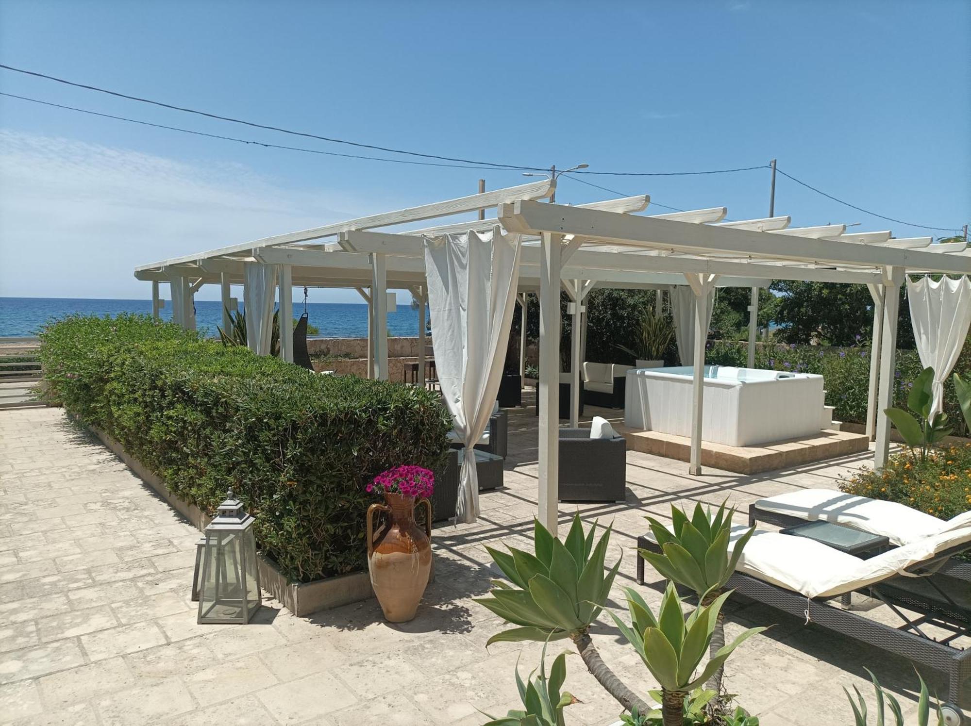 La Giara Resort 토레 산 지오반니 우겐토 외부 사진