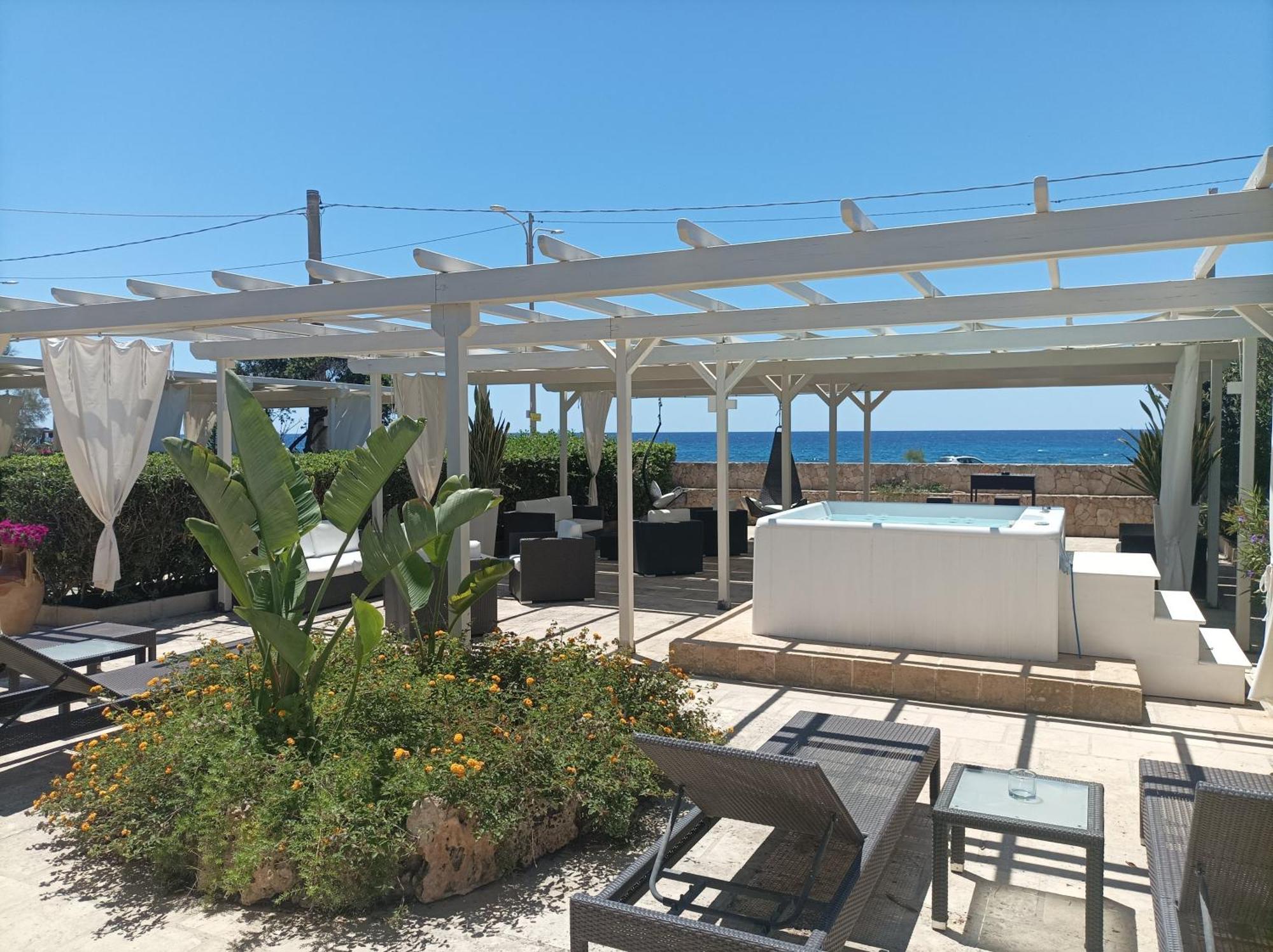 La Giara Resort 토레 산 지오반니 우겐토 외부 사진